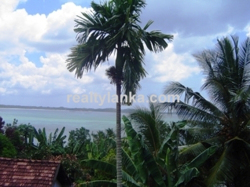 Land With breathtaking views of the Weligama Bay