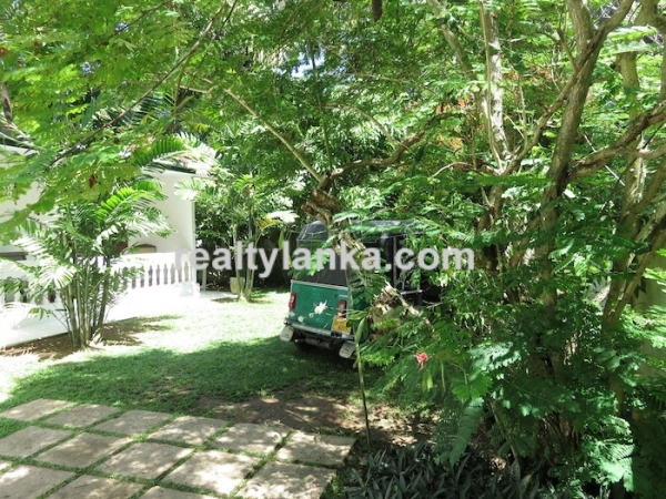 Small Villa In Habaraduwa