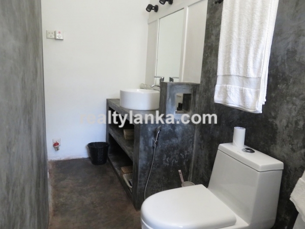 Small Villa In Habaraduwa