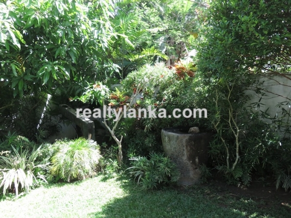 Small Villa In Habaraduwa