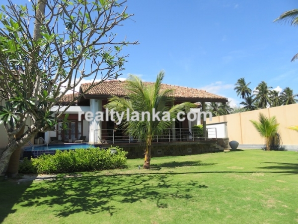 Eye Catching Villa facing Habaraduwa Beach