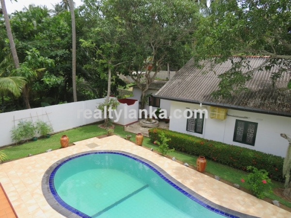 2 Houses With A Pool In Balapitiya