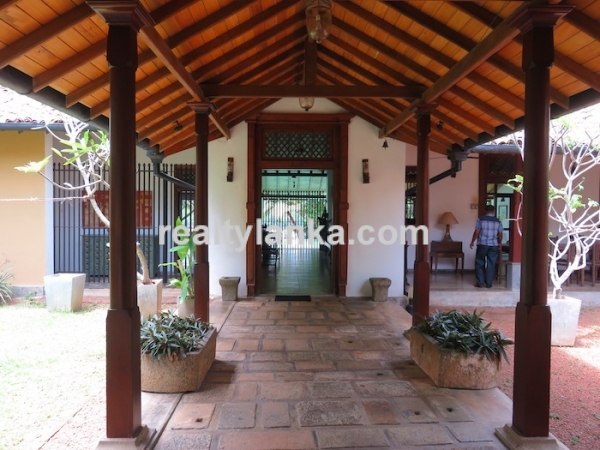 3 Ensuite Villa With A Riverfront