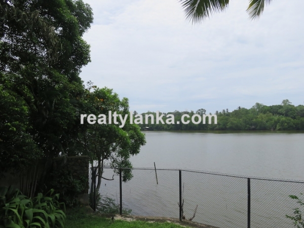 3 Ensuite Villa With A Riverfront