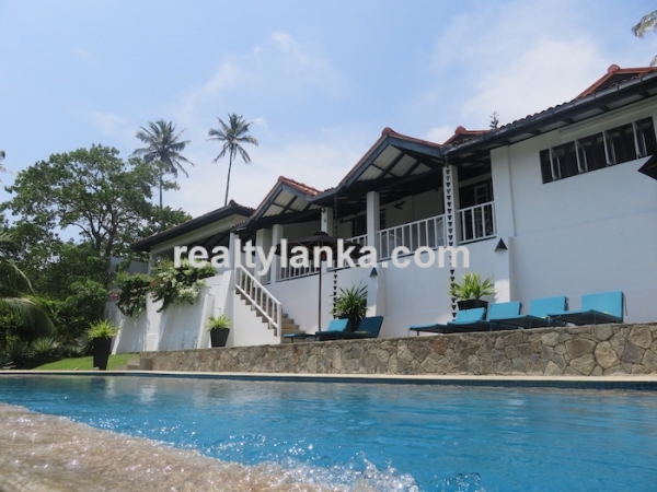 Coco Tangalle
