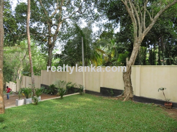 2 Villa Property In Meeripanna