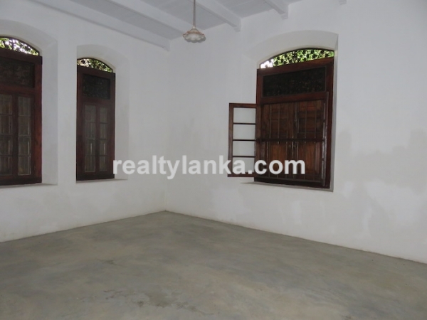 Well Maintained Colonial House In Galle