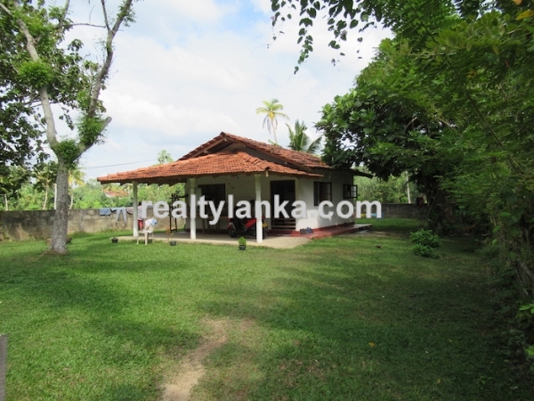 Property In walking Distance To The Beach